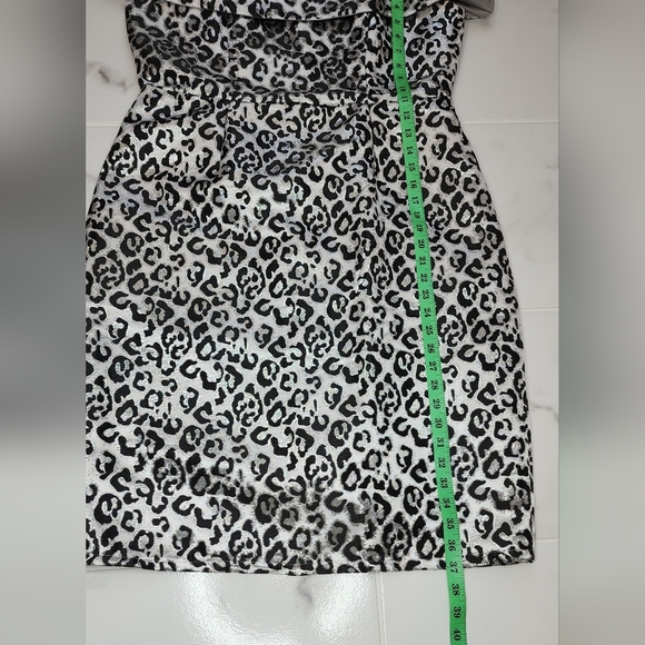 New and company metallic animal print sheat dress - Picture 7 of 10
